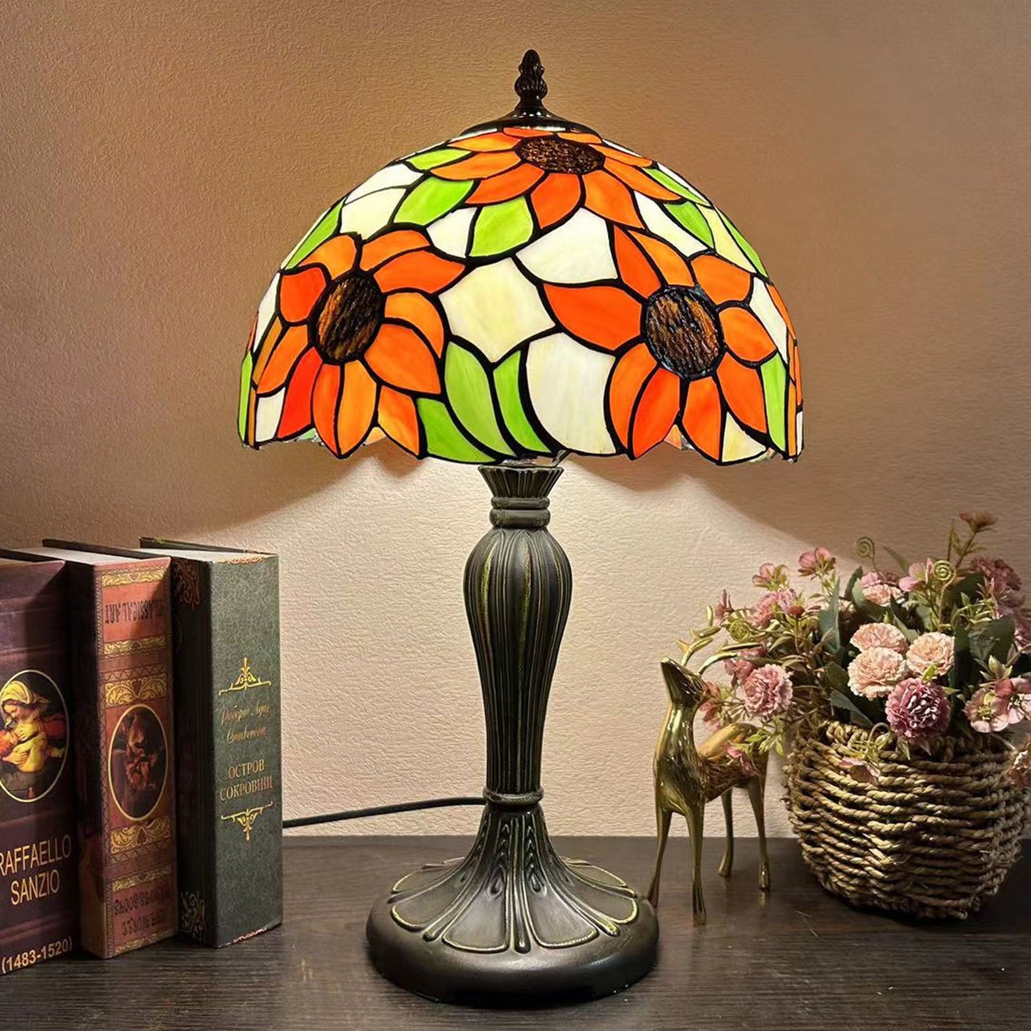 Traditional Tiffany Metal Glass Dome Grape Flower Dragonfly Butterfly 1-Light Table Lamp For Bedside