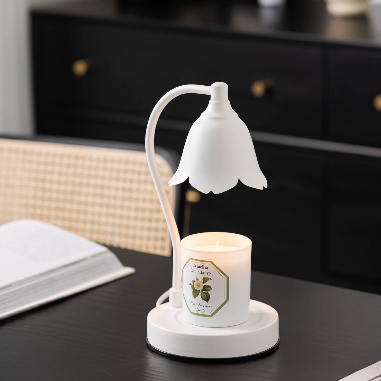 Vintage  White Petal Hardware 1-Light Melting Wax Table Lamp