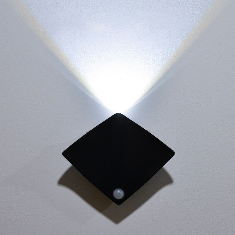 مصباح حائط LED بتصميم ستينغراي إبداعي حديث للكمبيوتر الشخصي 