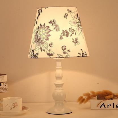 Modern Simple Floral Fabric Iron Vase Base 1-Light Table Lamp