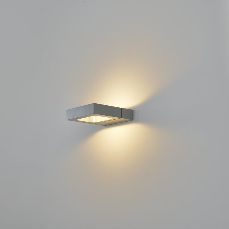 مصباح حائط LED دوار بتصميم مربع بسيط وعصري 