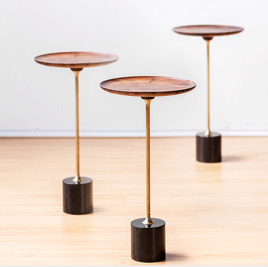 Round Walnut Wood With Solid Steel Base End Table - Vintage Compact Functionality 1-Tray Side Table For Living Room